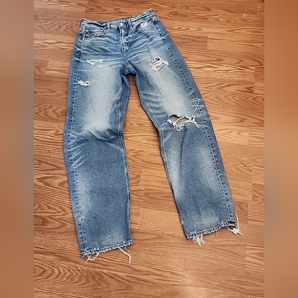 American Eagle Outfitters Denim - American Eagle High Rise Baggy Straight Distressed Blue Jeans. Size 8Long